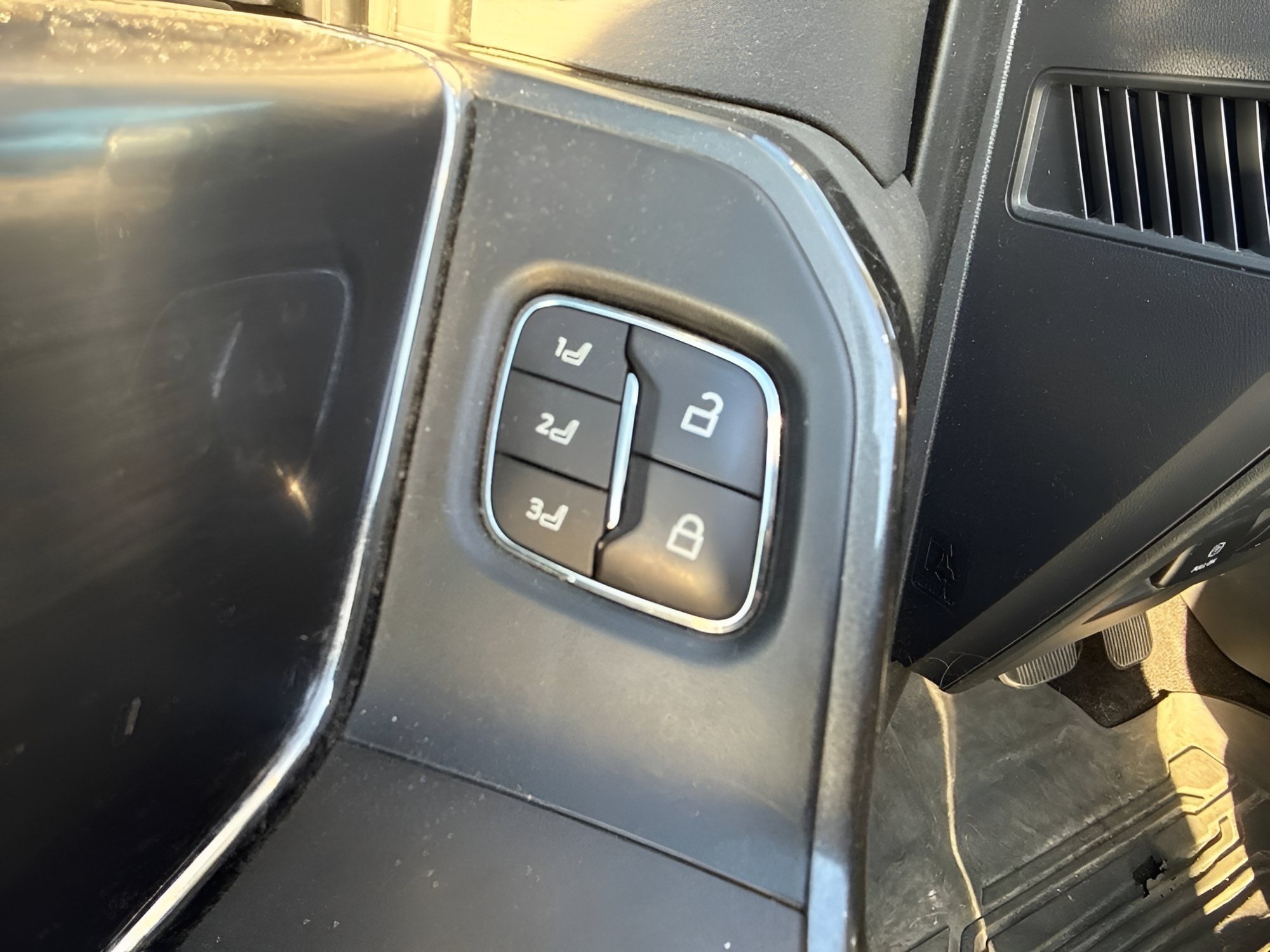 Used 2021 Agate Black Metallic Ford Lariat image 26