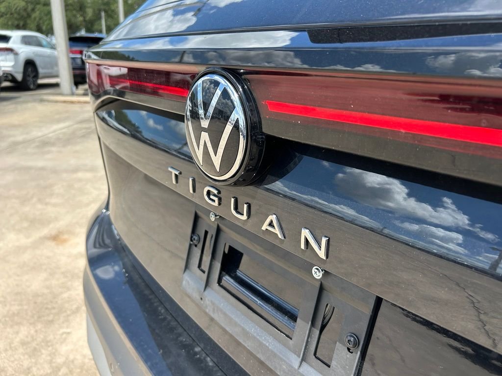 New 2026 Black Volkswagen 2.0T SE image 40