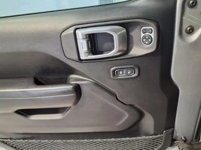 Used 2020 Billet Silver Metallic Jeep Rubicon image 18