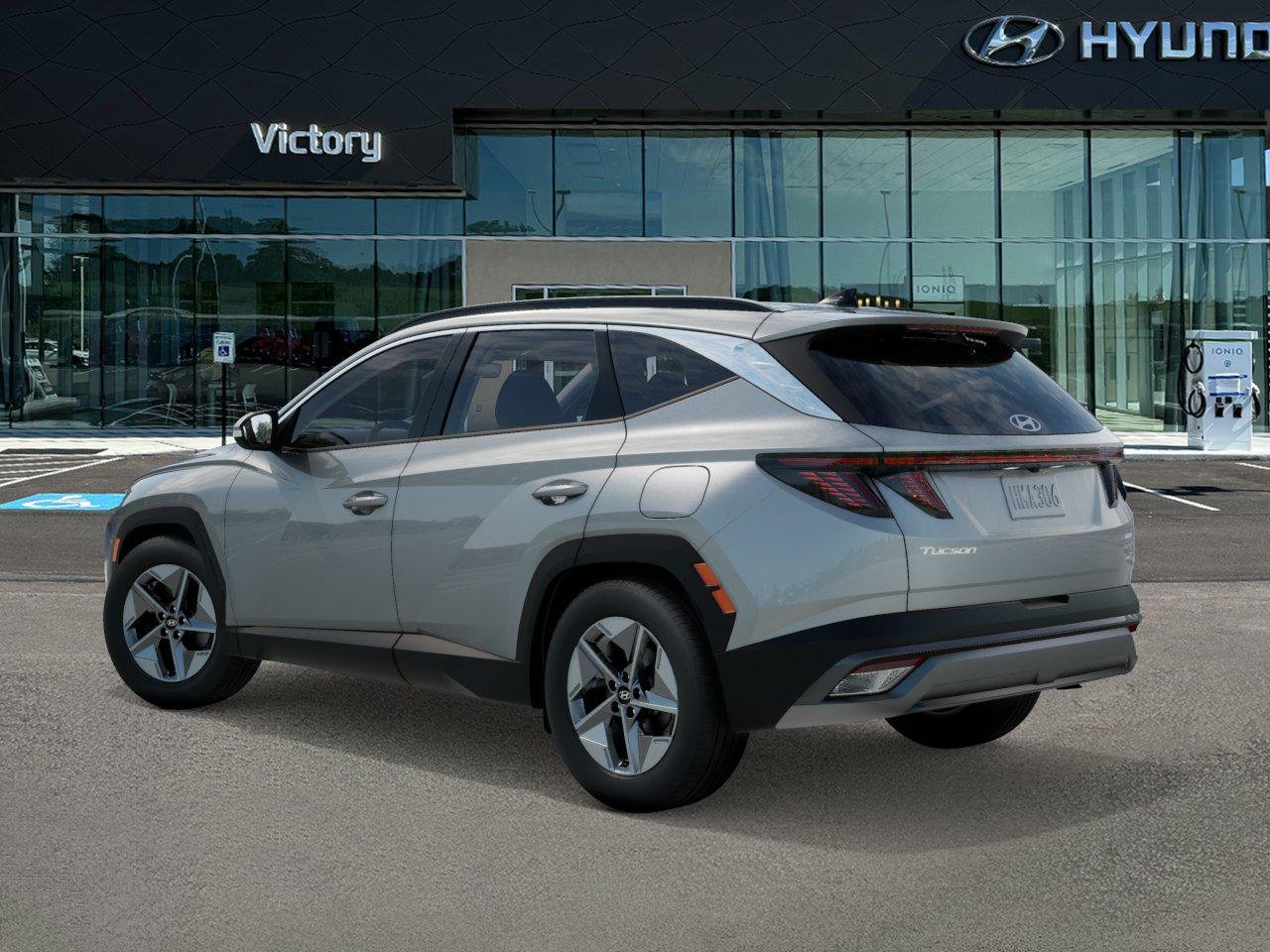 New 2026 Shimmering Silver Hyundai SEL Premium image 5