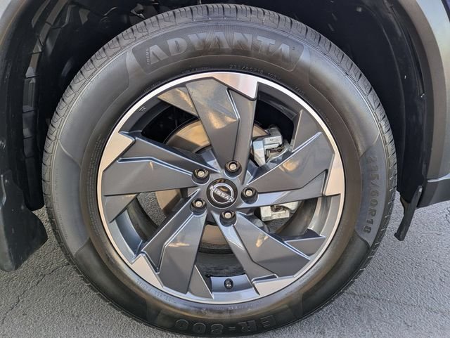 Used 2024 Deep Ocean Blue Nissan SV image 29
