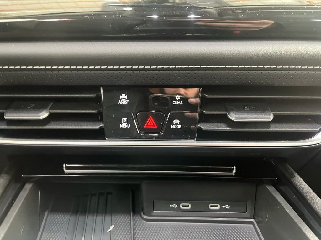 New 2026 White/off-white Volkswagen 2.0T SE w/Technology image 14