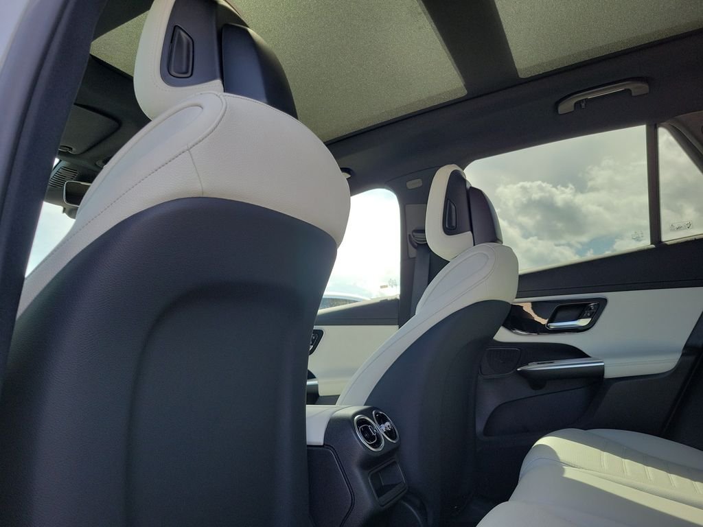 New 2027 MANUFAKTUR Alpine Grey Mercedes-Benz GLC 300 image 11