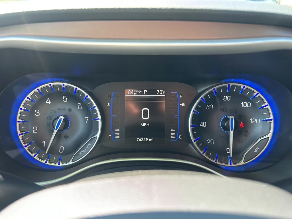 Used 2023 White Chrysler LX image 18