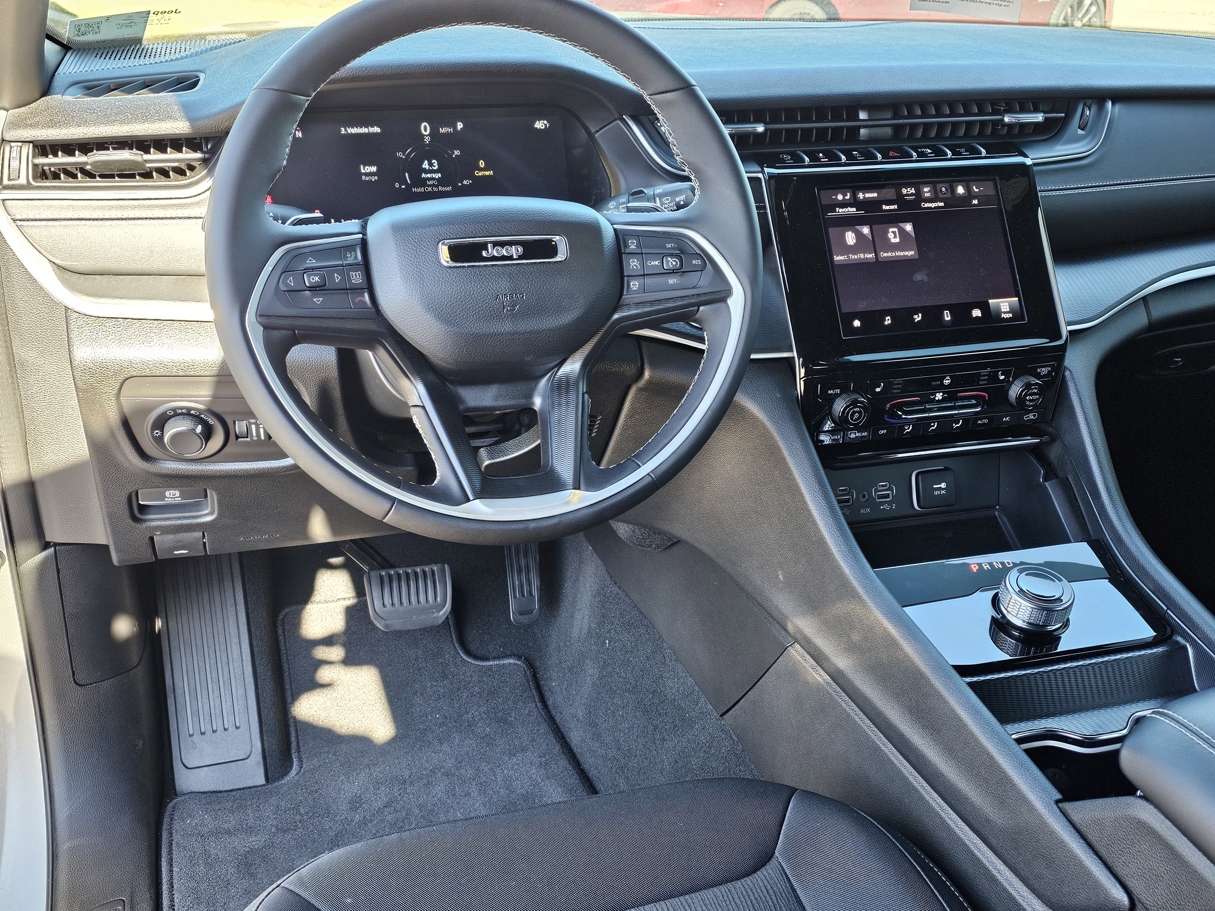 New 2024 Silver Zynith Jeep Laredo X image 34