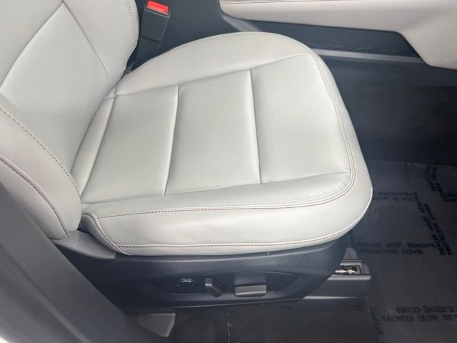 New 2026 Star White Metallic Tri-Coat Ford Active image 26