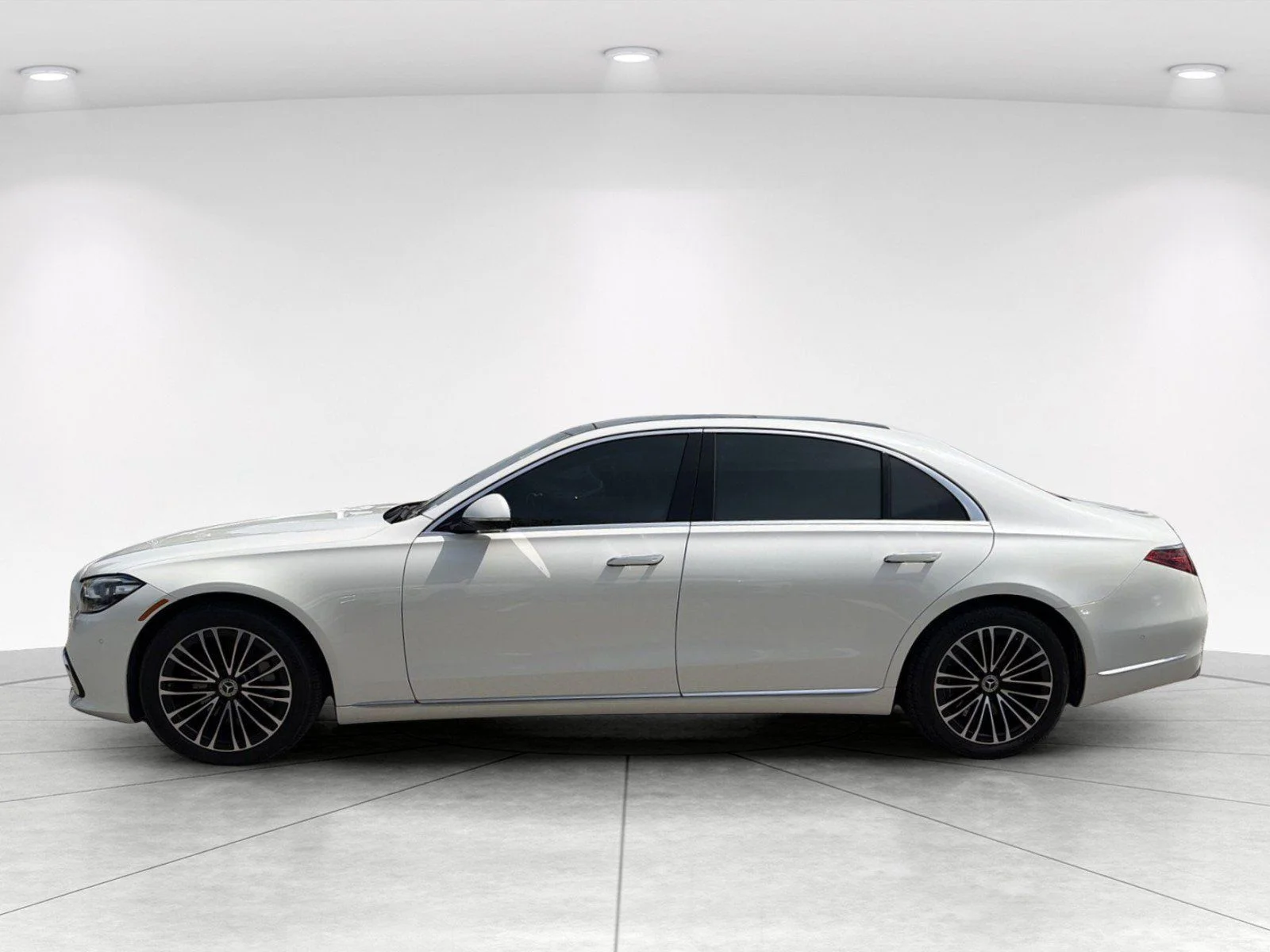 Used 2022  Mercedes-Benz S 580 image 7