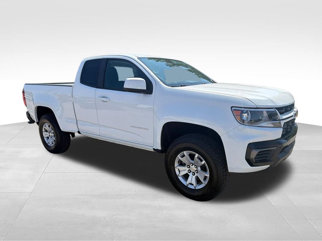 Used 2021 White Chevrolet LT image 7