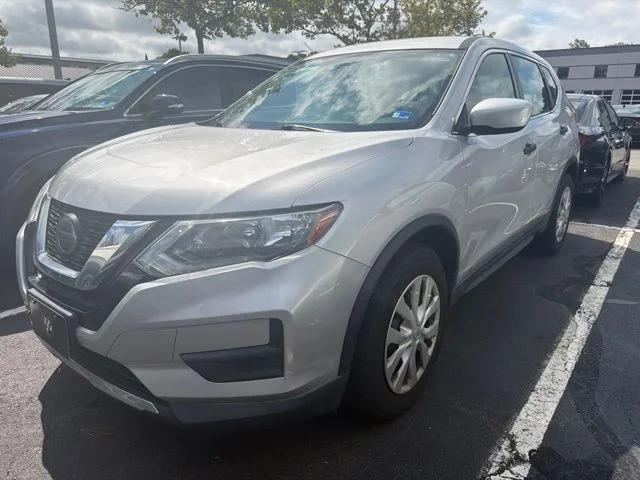 Used 2020 Brilliant Silver Metallic Nissan S image 3