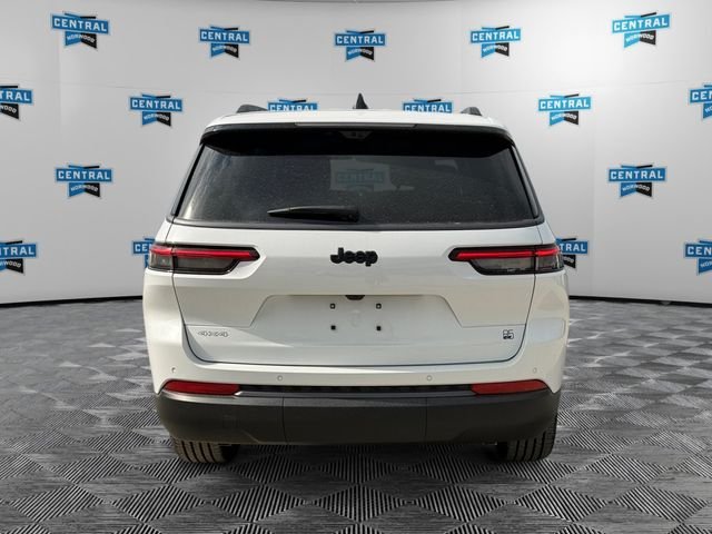 New 2026 Bright White Clear-Coat Exterior Paint Jeep  image 4