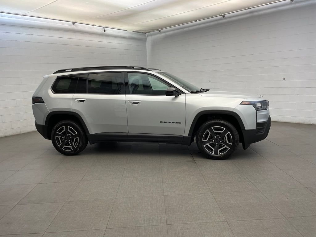 New 2026 Silver Zynith Clear-Coat Exterior Paint Jeep Laredo image 2