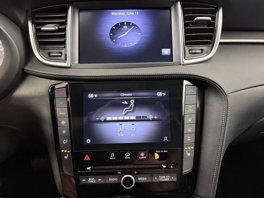 Certified Used 2023 Gray INFINITI LUXE image 19