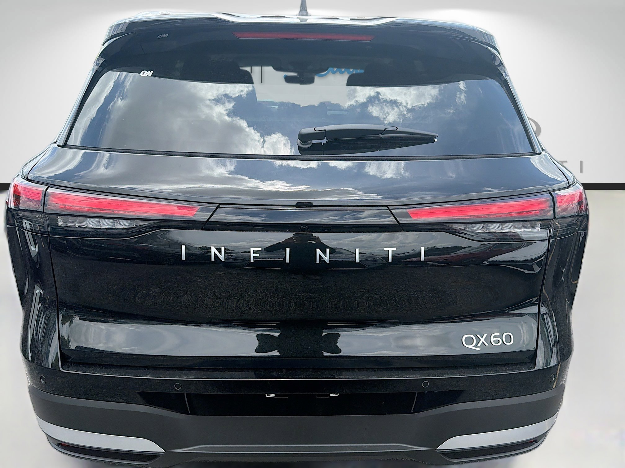 New 2027 MINERAL BLACK INFINITI Luxe FWD image 6