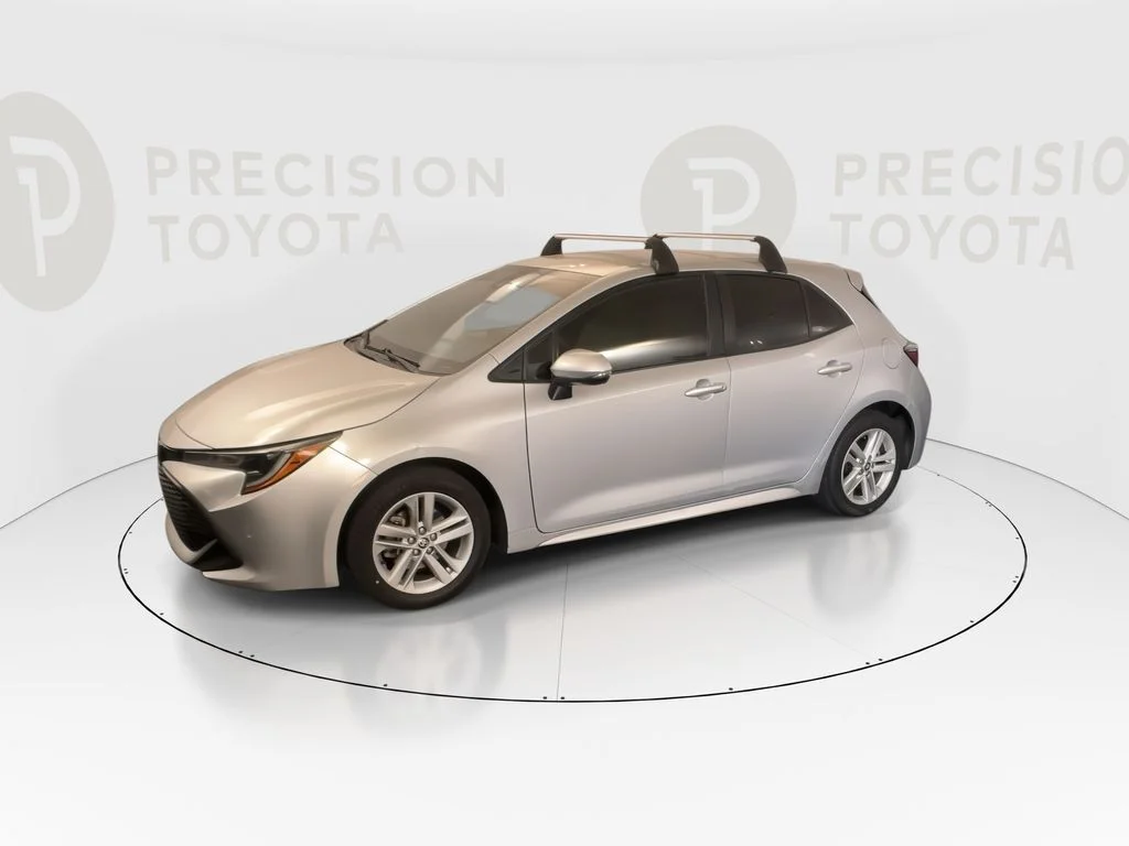 Used 2019 Classic Silver Metallic Toyota SE image 10
