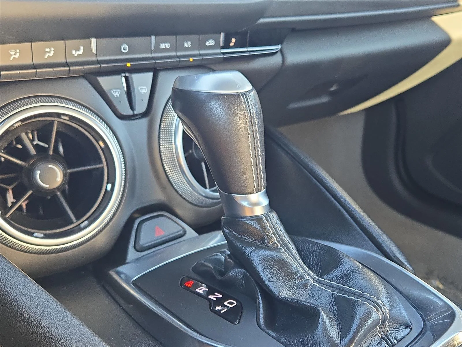 2023 Chevrolet Camaro 1LT - Photo 10