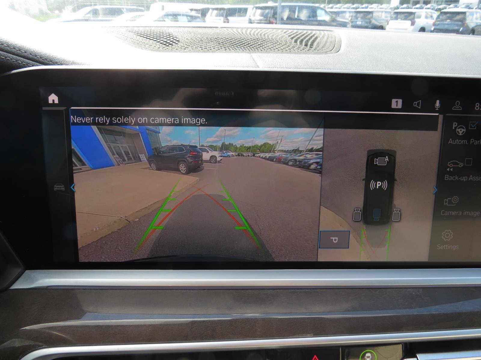 Used 2022  BMW  image 30