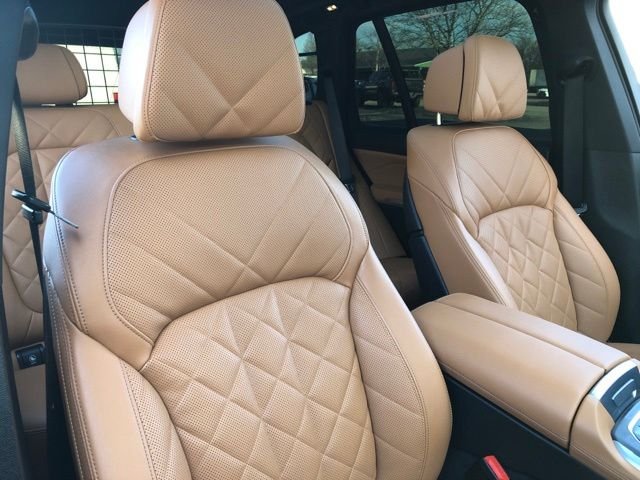 Used 2025 White BMW xDrive50e image 14