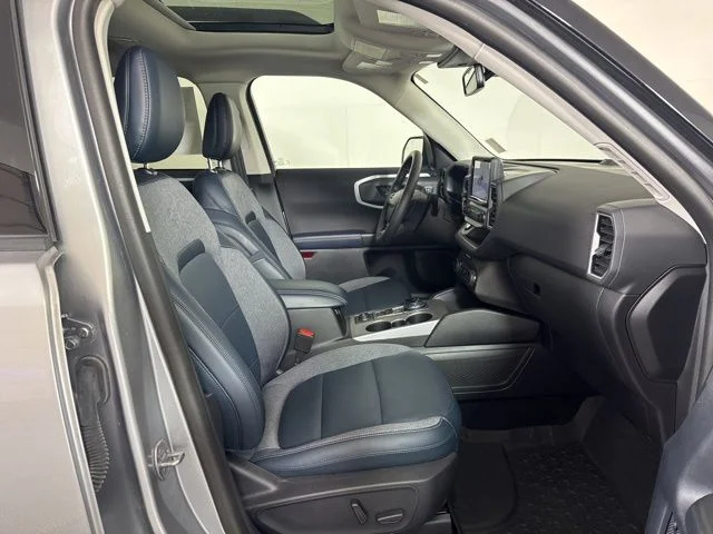 Used 2023 Silver Metallic Ford Outer Banks image 4