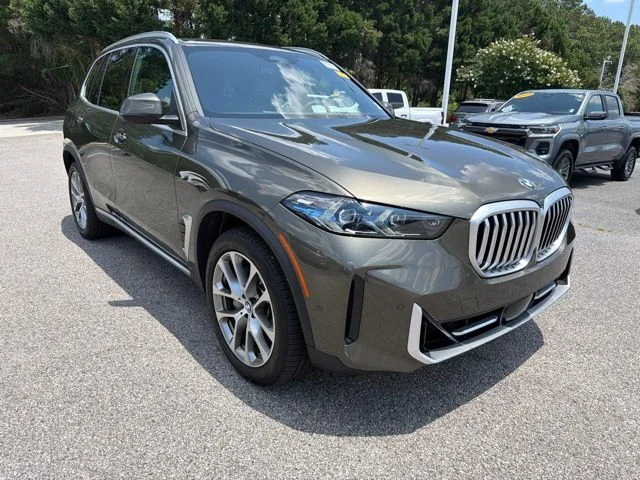 Used 2026 Green BMW xDrive40i image 1