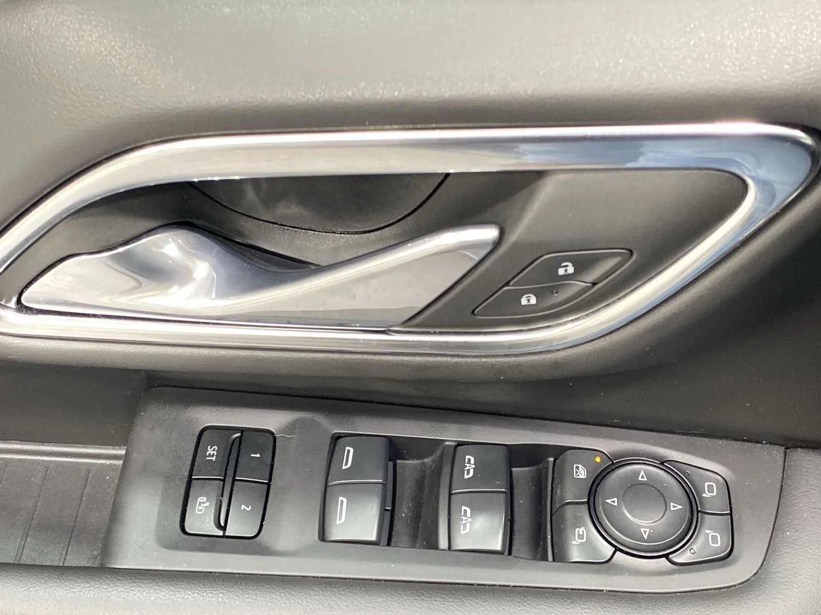 2024 Chevrolet Suburban RST - Photo 13