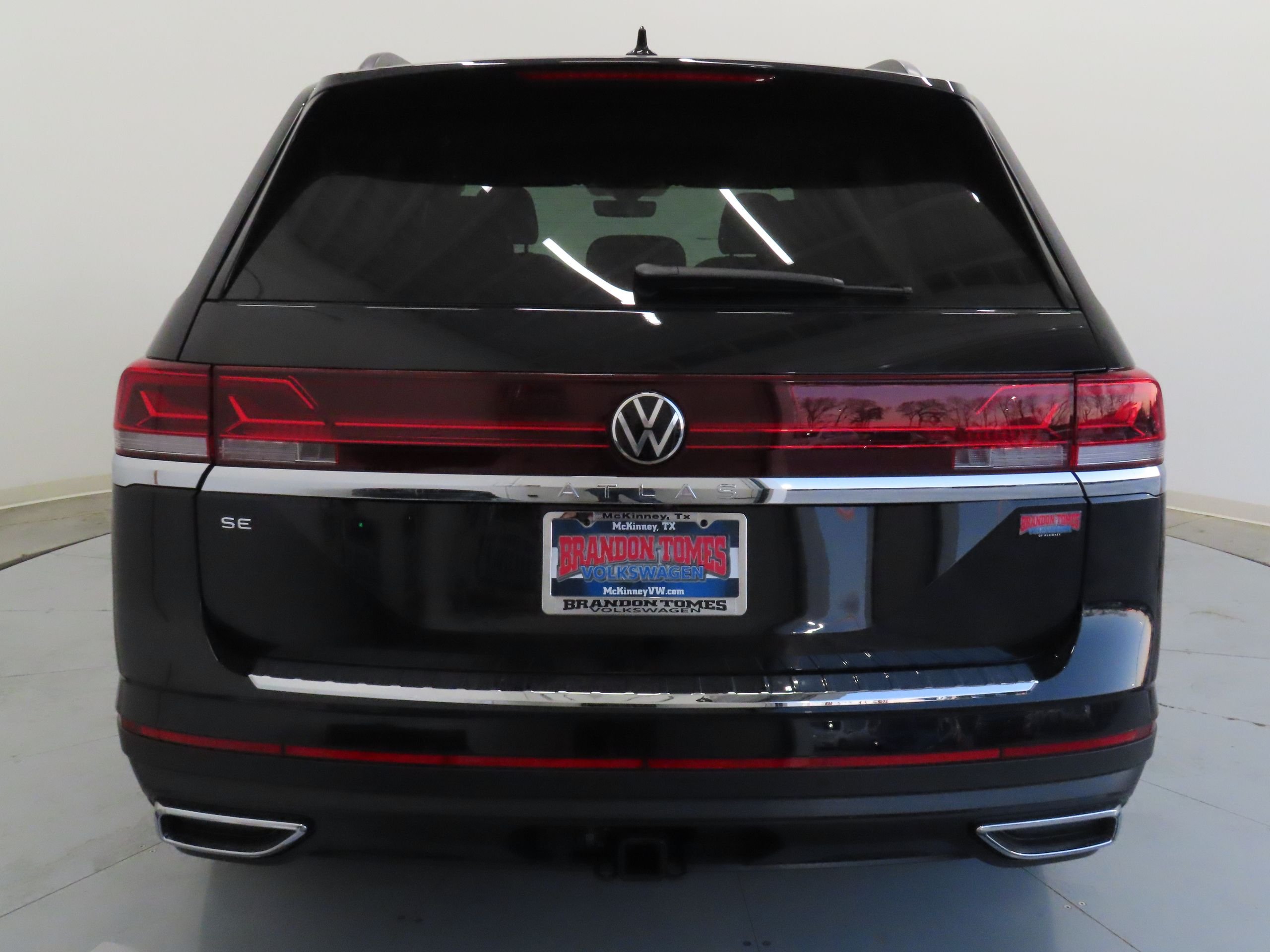 New 2026 Black Volkswagen 2.0T SE w/Technology image 4