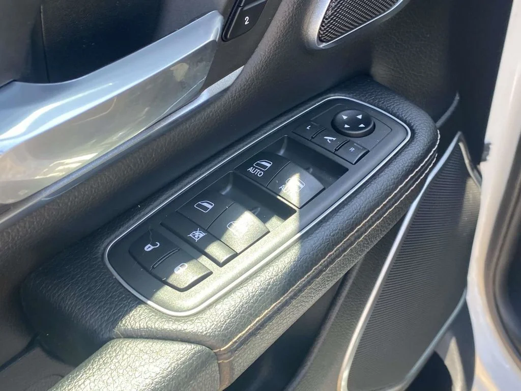 Used 2019 White Ram Laramie image 20