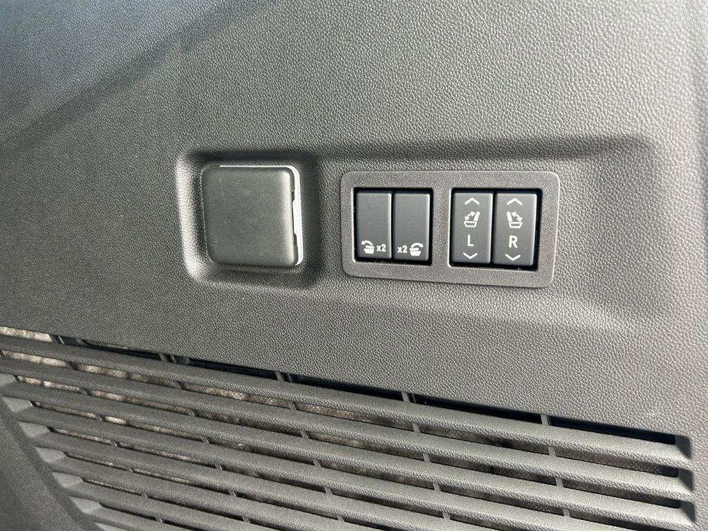 2026 Chevrolet Suburban Premier - Photo 32