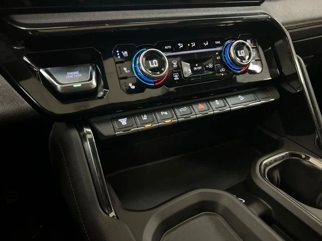 Used 2024 White GMC AT4 image 35