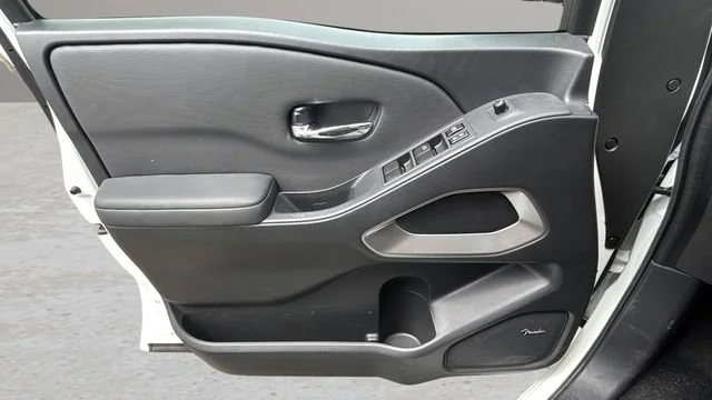 Used 2024 White Nissan SL image 18