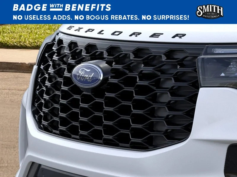 New 2026 Star White Metallic Tri-Coat Ford ST-Line image 18
