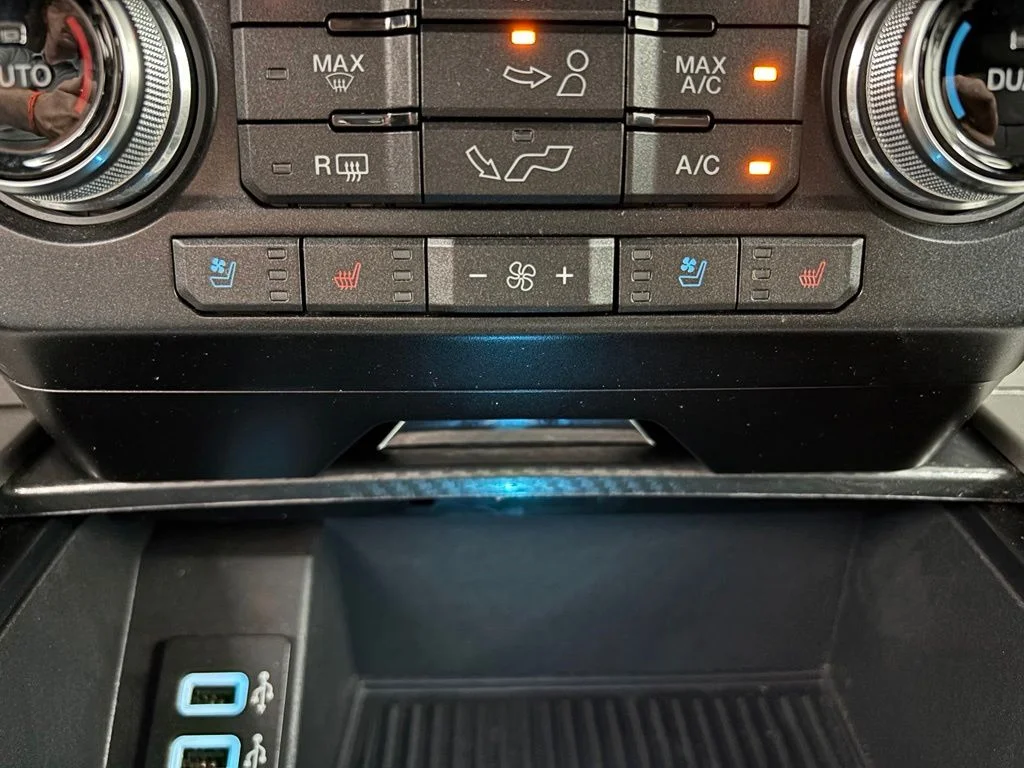 Used 2018 Gray Ford Lariat image 28