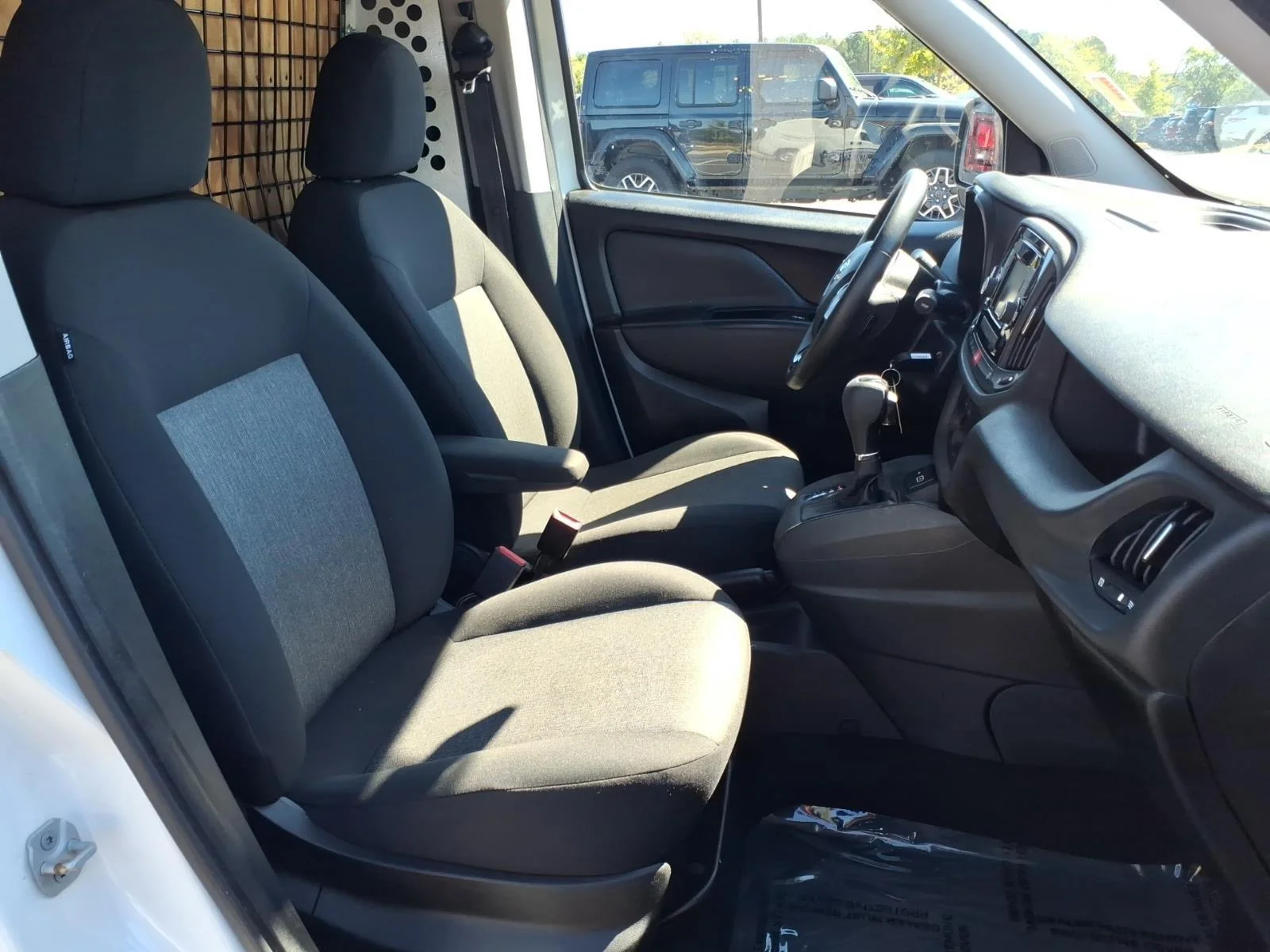 Used 2022 Bright White Ram Tradesman image 18