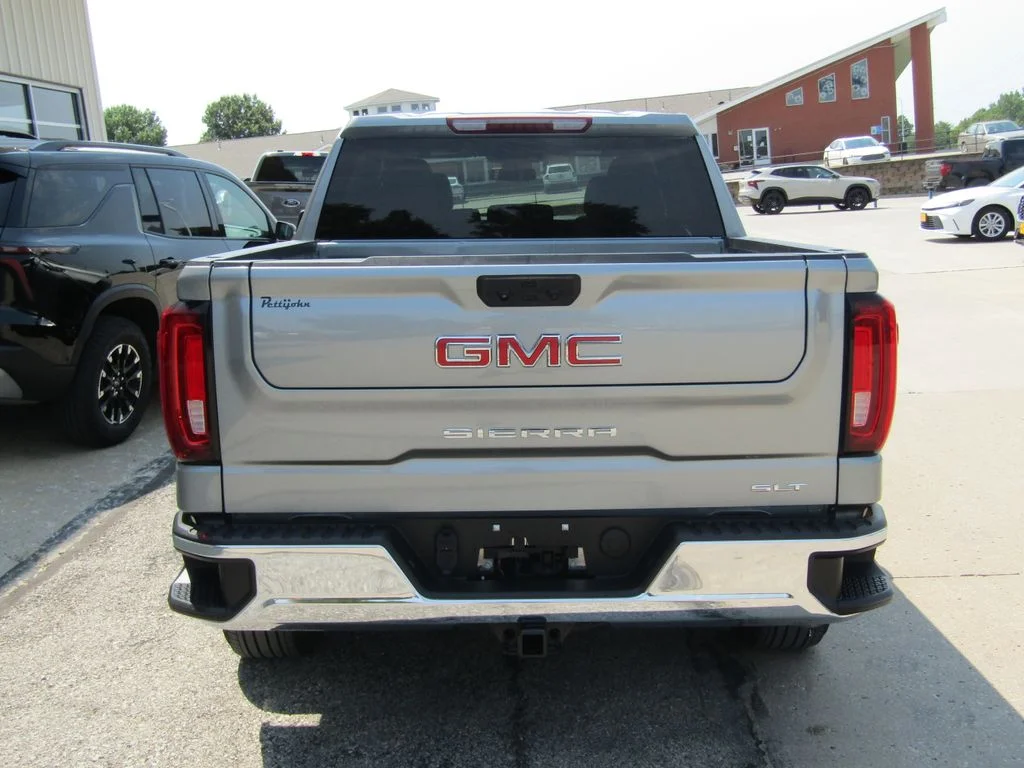 Used 2025 Sterling GMC SLT image 4