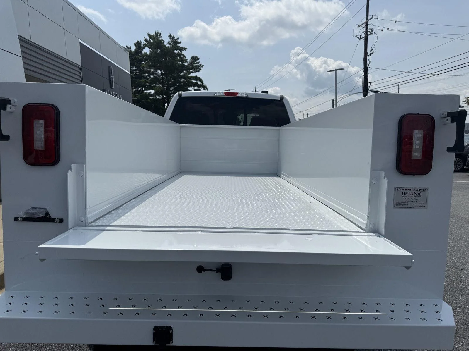 New 2026 Oxford White Ford XL image 15