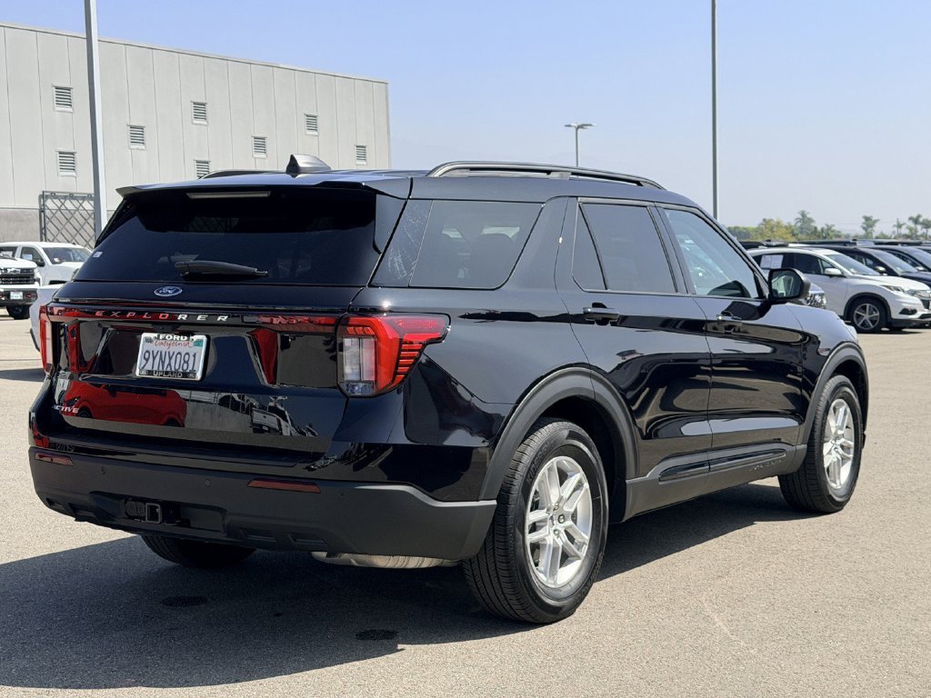 Used 2026 Black Metallic Ford Active image 8