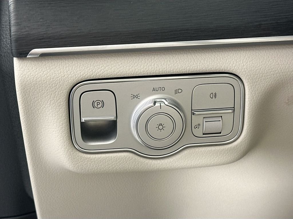 New 2026 Selenite Grey Metallic Mercedes-Benz GLS 450 image 10