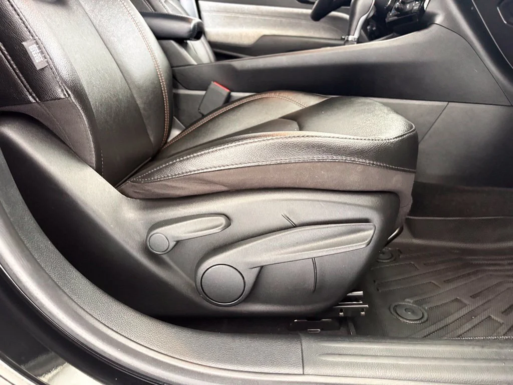 Used 2024 Black Jeep Latitude Lux image 35