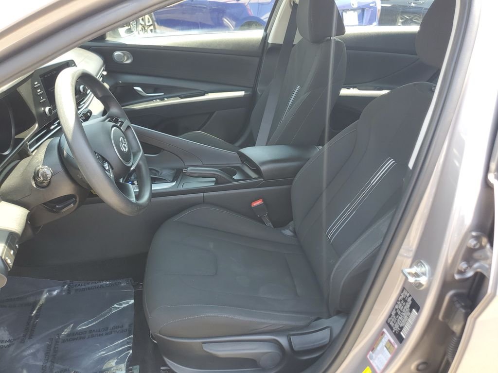 Used 2021 Fluid Metal Hyundai SEL image 16