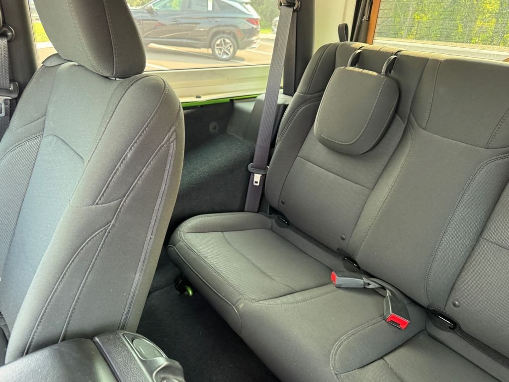 Used 2018 Green Jeep Sport S image 8