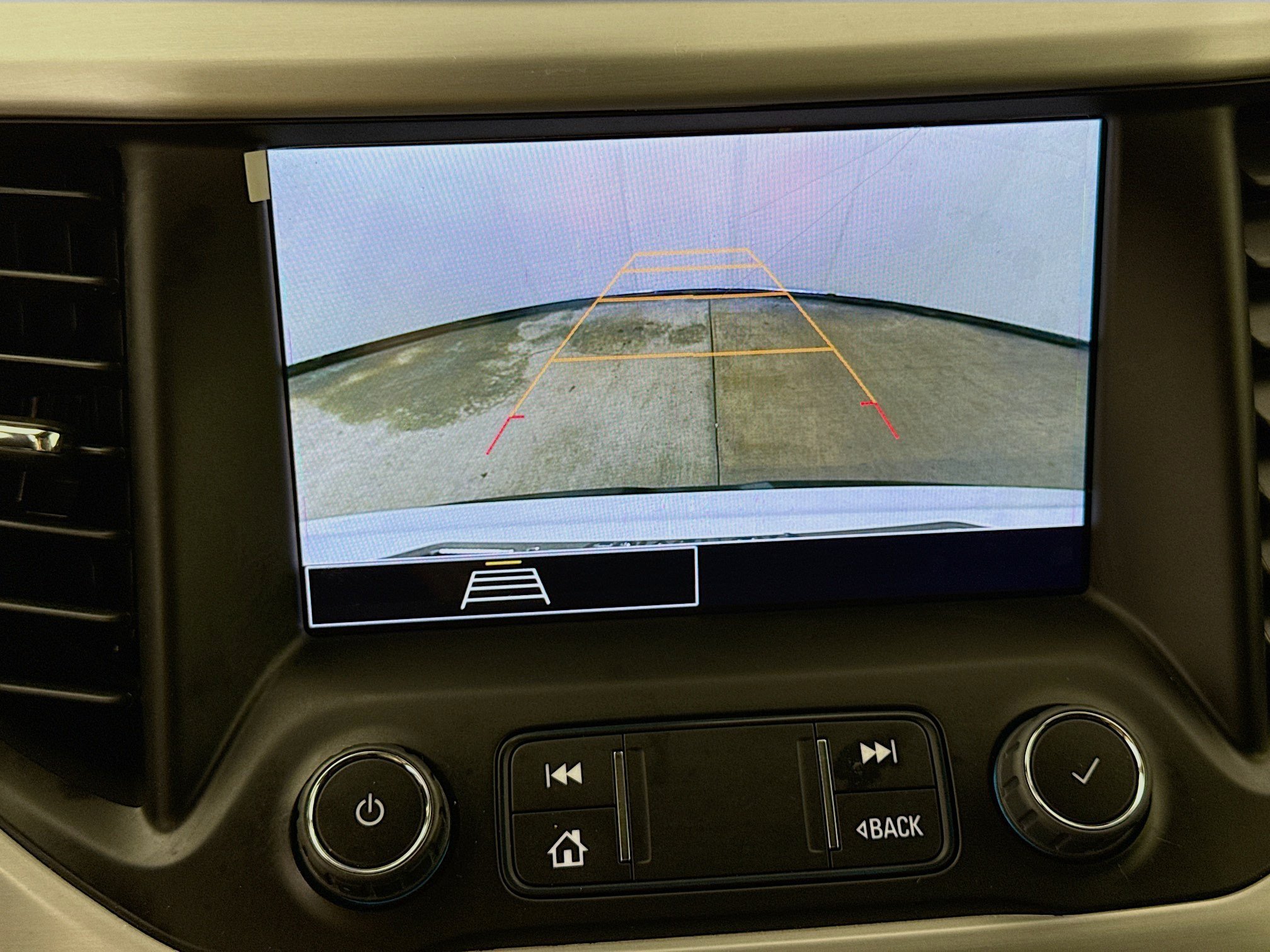 Used 2023 Summit White GMC SLE image 15