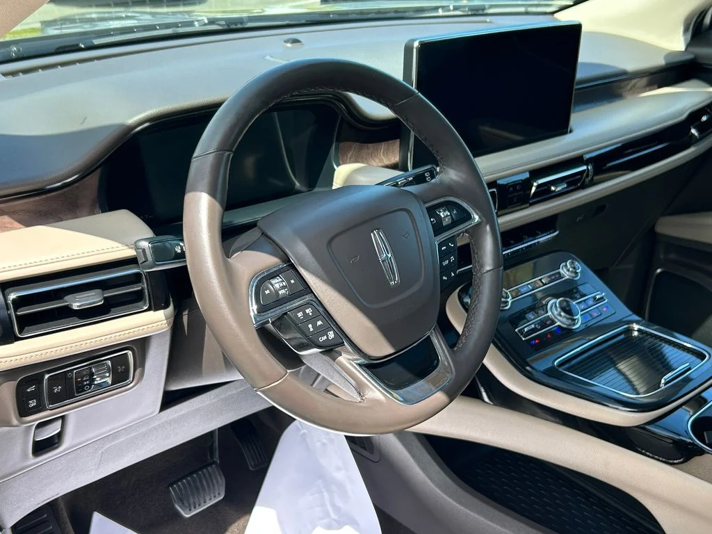 Used 2023 Beige Lincoln Reserve image 13