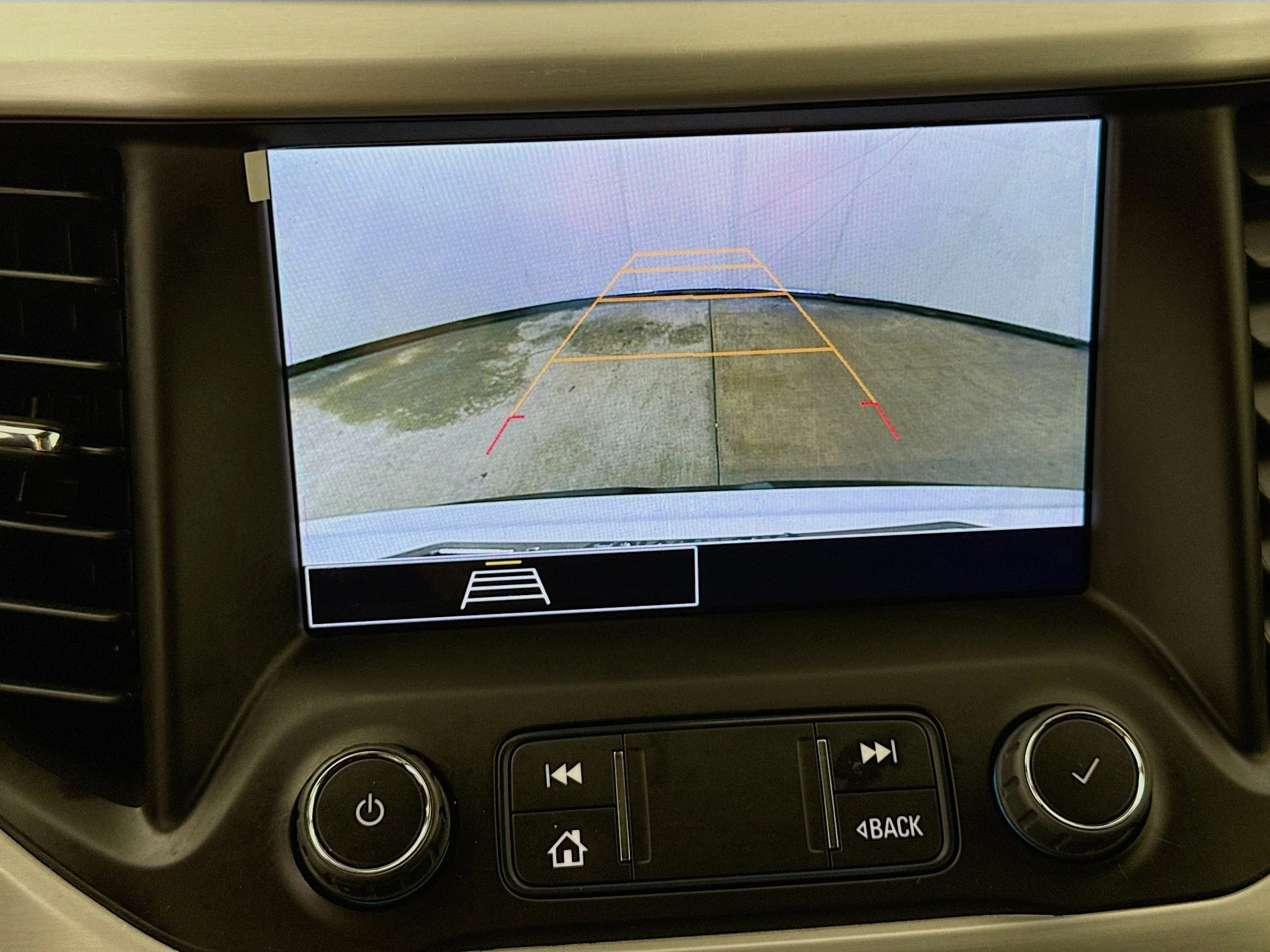 Used 2023 Summit White GMC SLE image 15