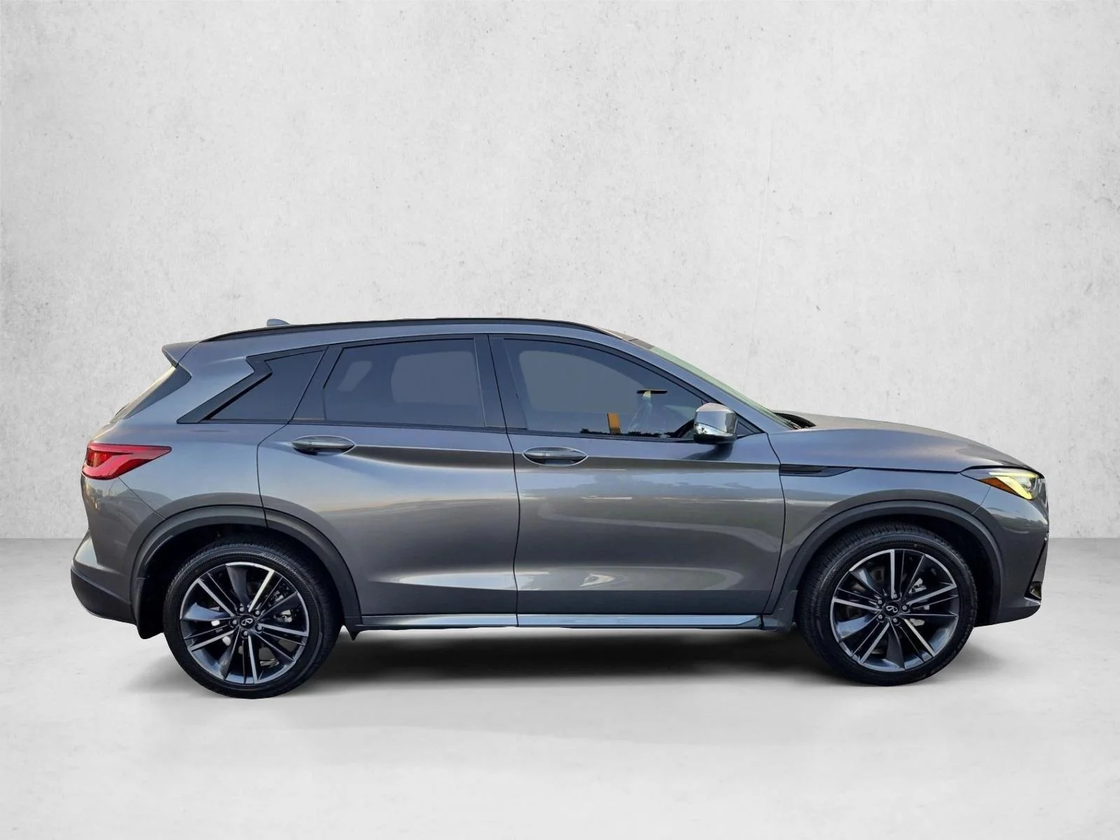 Used 2024 Graphite Shadow INFINITI SPORT image 5