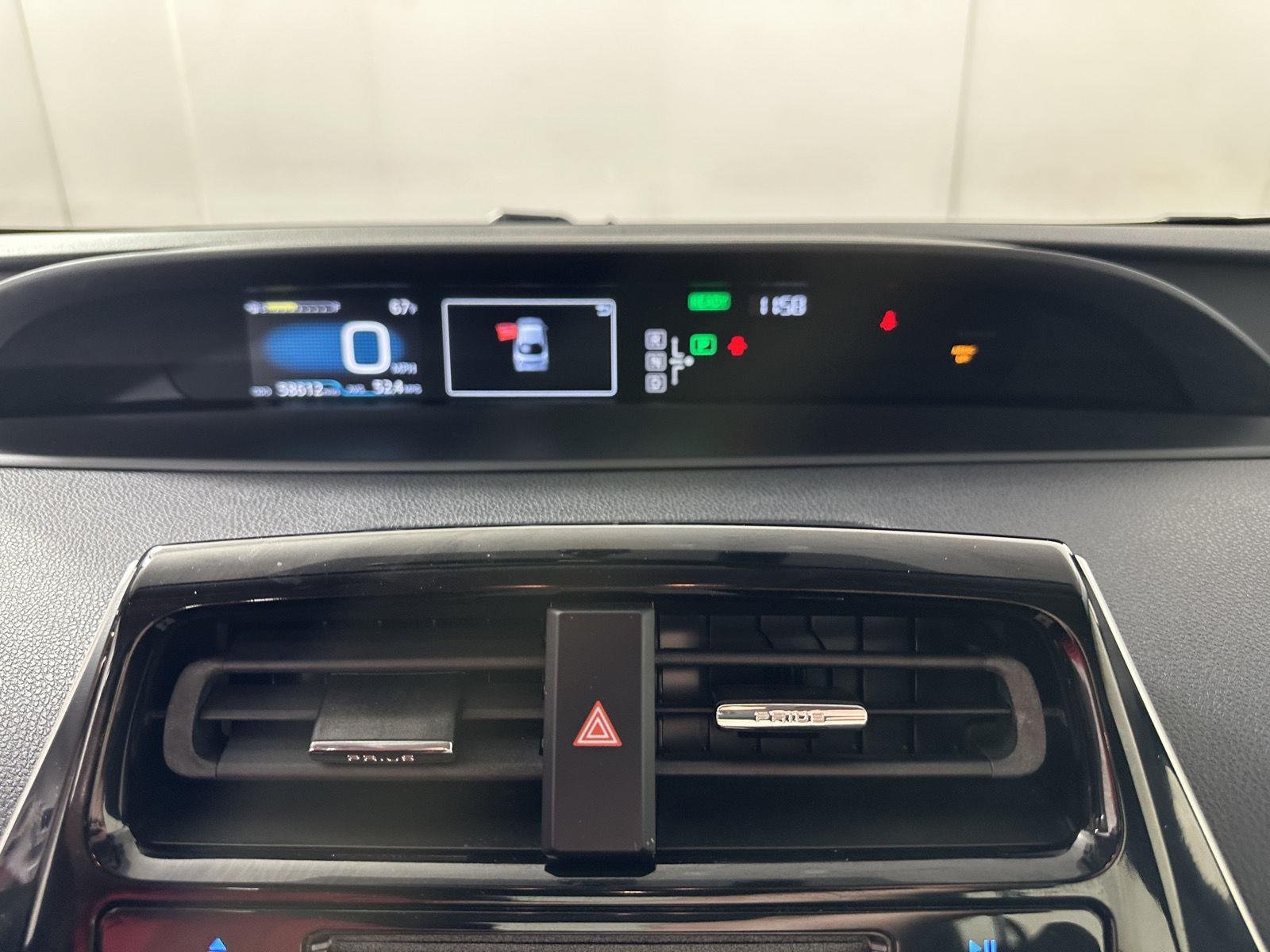 Used 2016 Hypersonic Red Toyota Three image 14