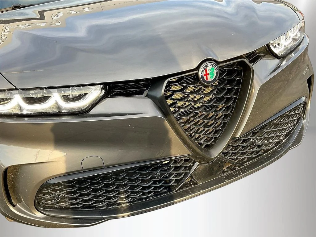Used 2024 Grigio Alfa Romeo Veloce image 32