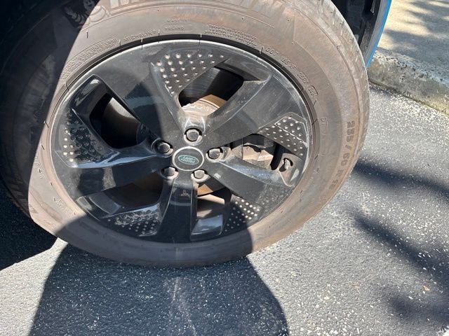 Used 2020 White Land Rover SE image 11