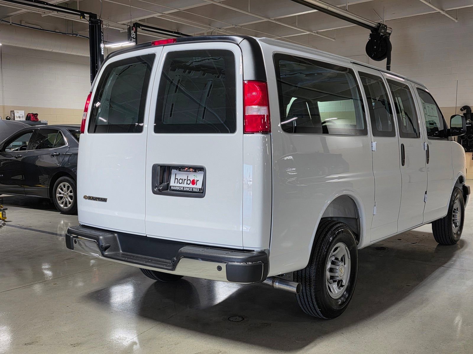 New 2026 Summit White Chevrolet WT image 11
