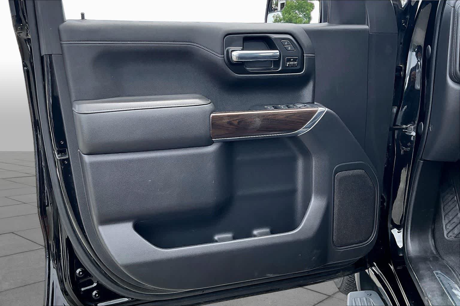 Used 2020 Onyx Black GMC SLT image 21