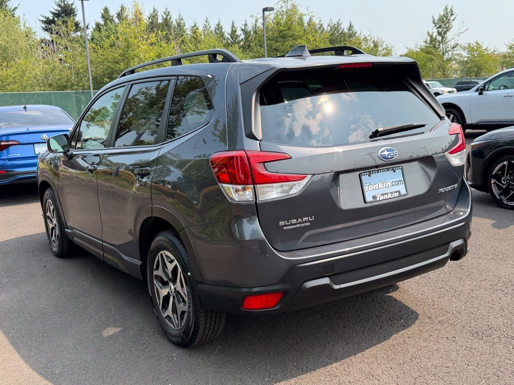 Used 2022 Gray Metallic Subaru Premium image 5