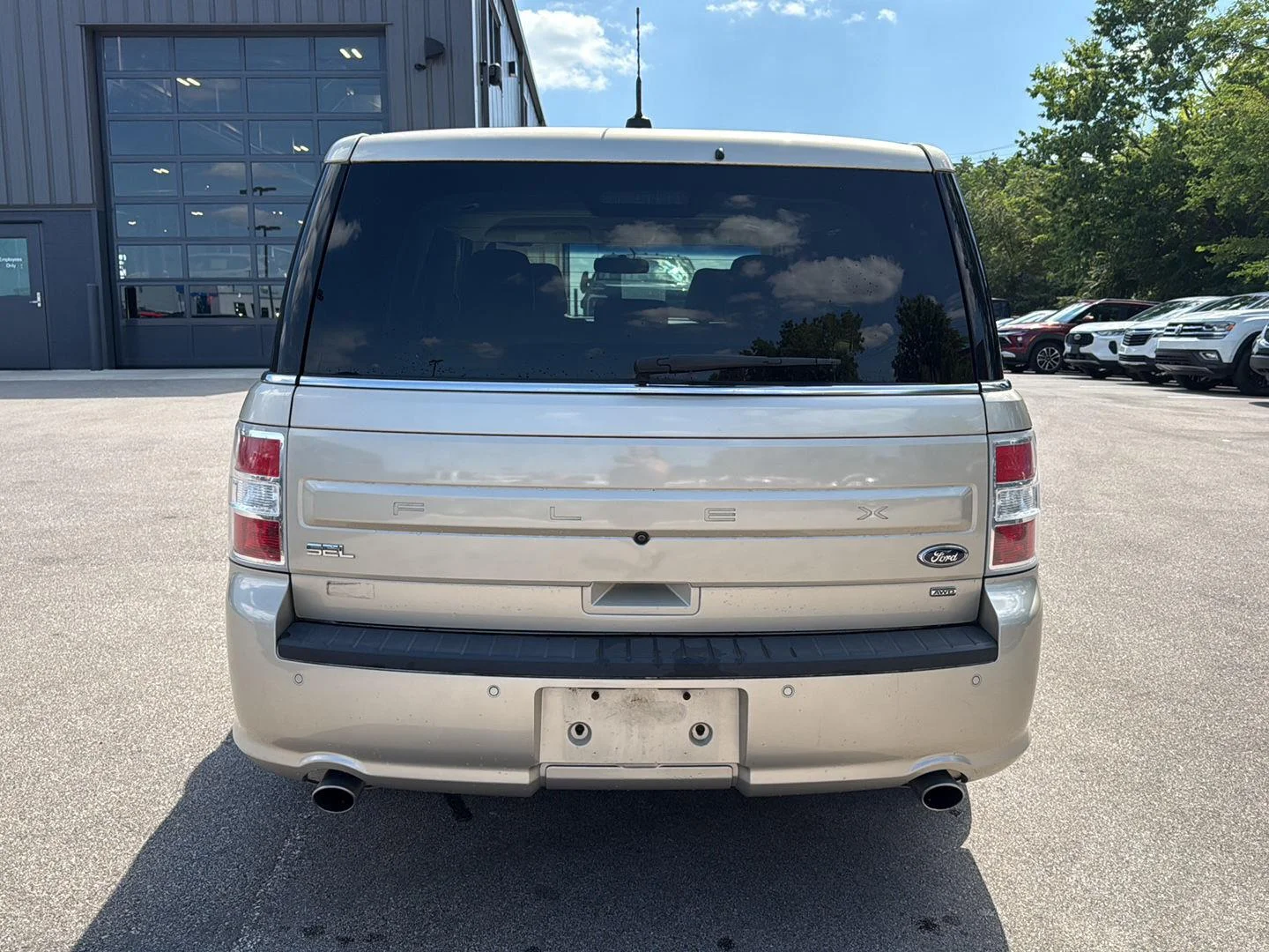 Used 2018 White Gold Ford SEL image 4